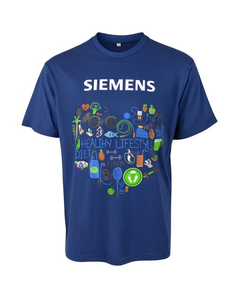Blauw T-shirt met ronde hals en een grote bedrukking op de voorkant